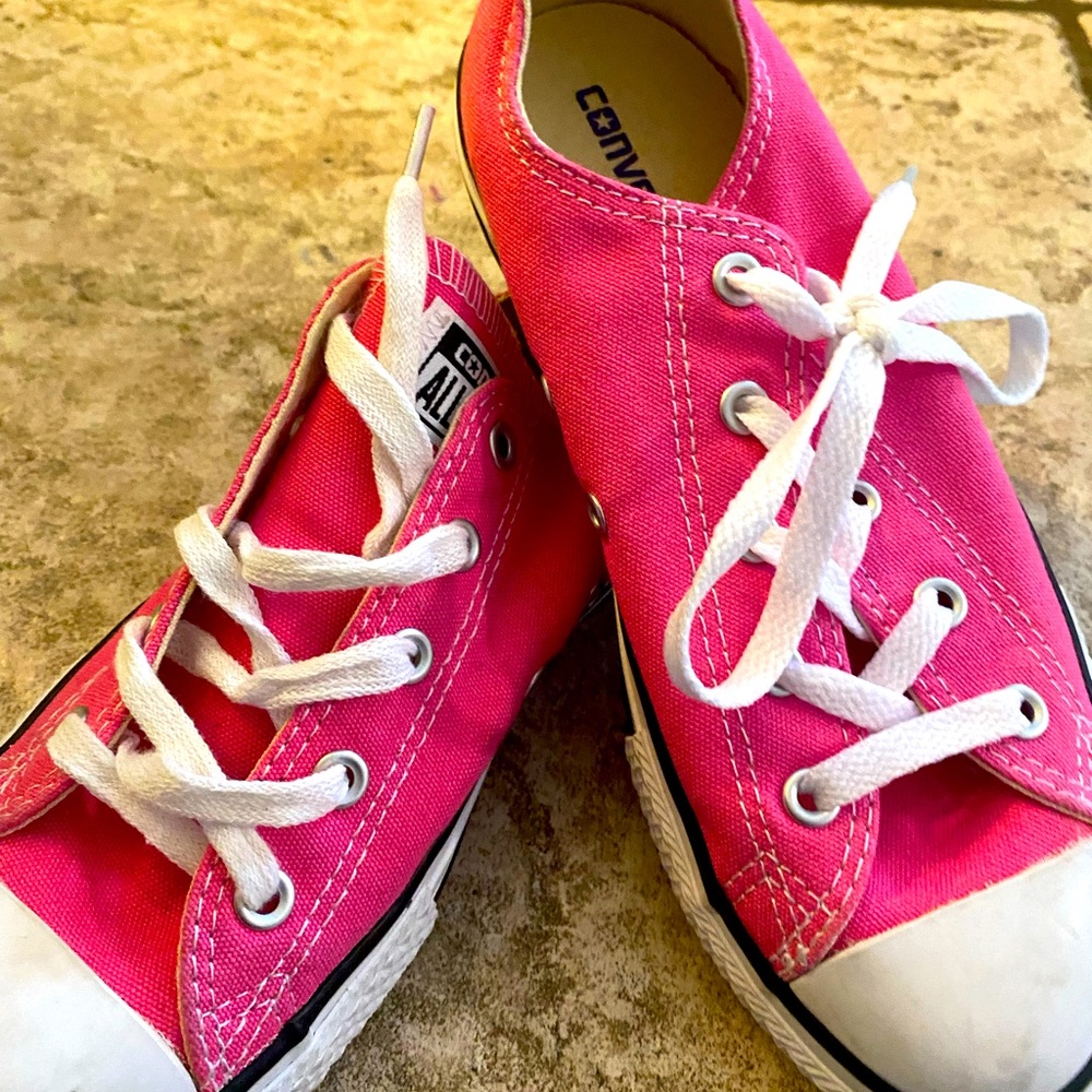 Hot pink converse